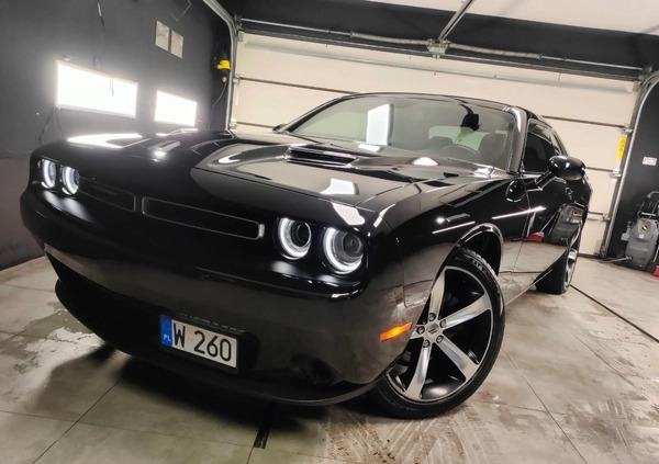 Dodge Challenger cena 135000 przebieg: 25980, rok produkcji 2019 z Radom małe 781